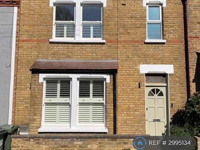Ladas Road, London, SE27 2 bed terraced house to rent £2,950 pcm £681 pw