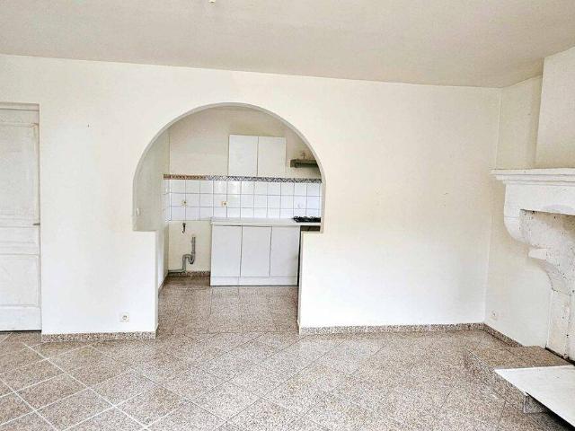 Ladaux, secteur de l’église: T3 en duplex, charme de l’ancien