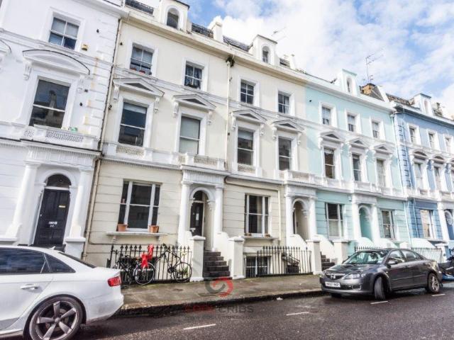 Ladbroke Crescent, London W11 1 bed flat to rent £1,850 pcm £427 pw