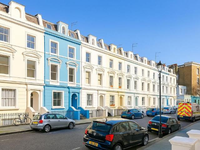 Ladbroke Crescent, London W11 2 bed flat to rent £3,000 pcm £692 pw