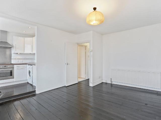 Ladbroke Grove, Ladbroke Grove W10, 1 bed flat to rent, £2,145 pcm | PrimeLocation