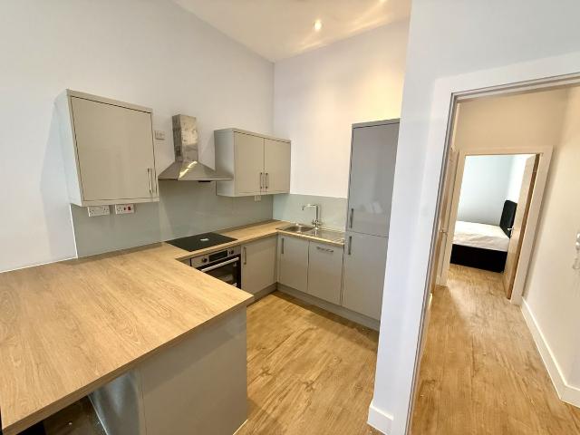 Ladbroke Grove, London W10, 2 bed flat to rent, £2,687 pcm | PrimeLocation