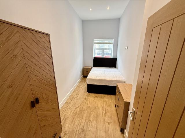 Ladbroke Grove, London W10, 2 bed flat to rent, £2,752 pcm | PrimeLocation