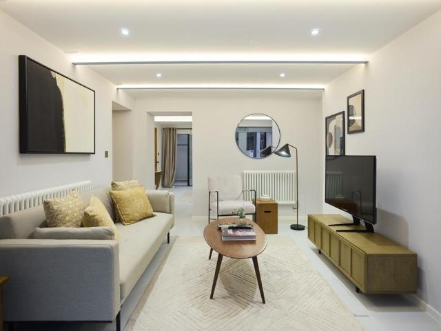 Ladbroke Grove, Notting Hill 1 bed flat to rent £4,300 pcm £992 pw