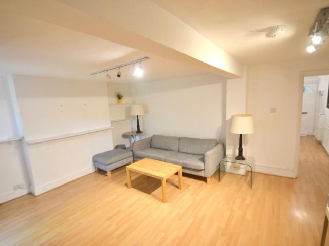 Ladbroke Grove Portobello, London W10, 1 bed flat to rent, £2,300 pcm | PrimeLocation