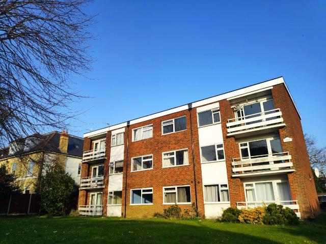 Ladbroke Road, Redhill RH1, 2 bed flat to rent, £1,600 pcm | PrimeLocation