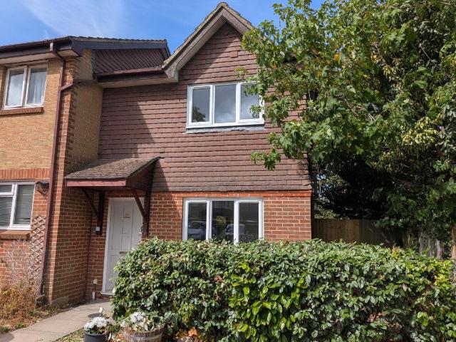 Ladbroke Road, Redhill RH1, 3 bed semi detached house to rent, £1,900 pcm | PrimeLocation