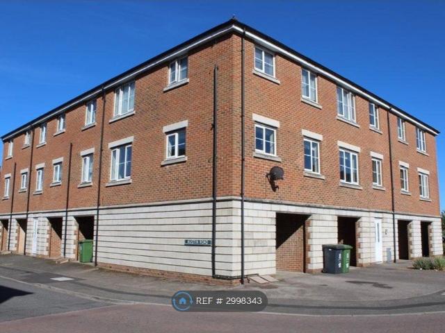Ladbrooke Road, Great Yarmouth NR31, 2 bed flat to rent, £850 pcm | PrimeLocation