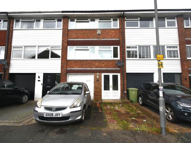 Ladds Way, Swanley BR8, 3 bed property to rent, £1,900 pcm | PrimeLocation