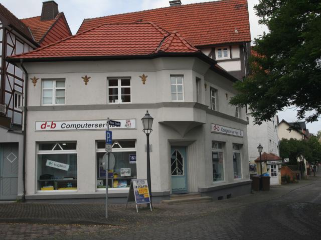 Laden mit Büroräumen über 2 Etagen EG + OG zu vermieten