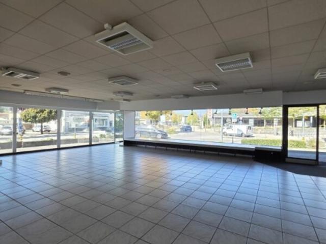 Ladenlokal im Dorfzentrum