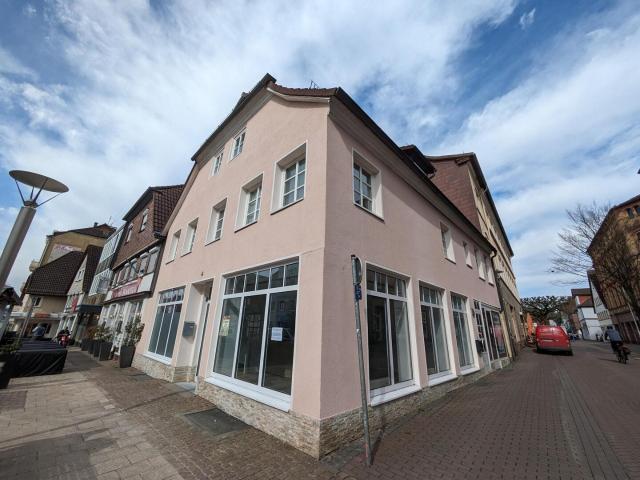 Ladenlokal in zentraler Lage mit großzügigem Keller