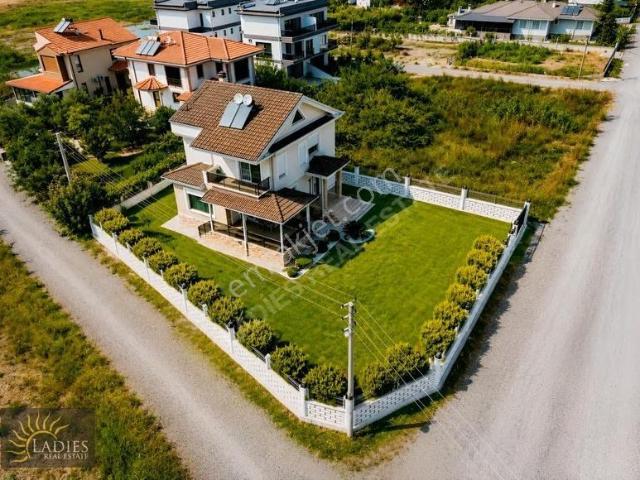 Ladies Emlaktan Dalaman Şereflerde Satılık Müstakil Villa