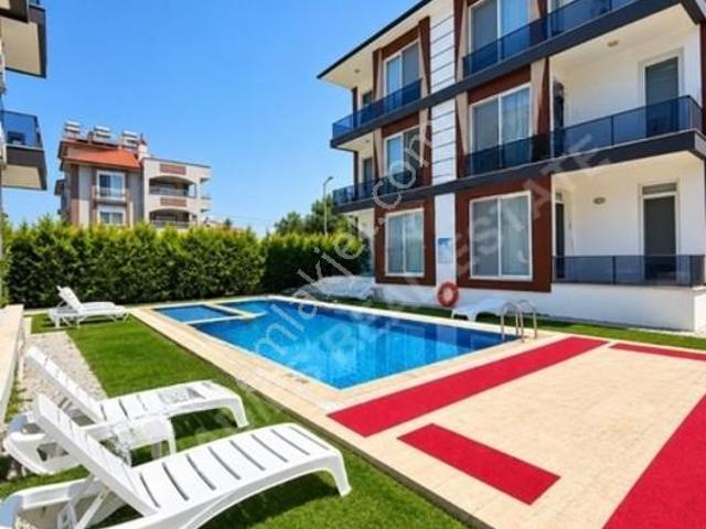 Ladies'den Havuzlu Sitede 2+1 Satılık Daire