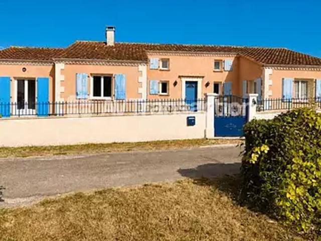 Ladiville 16120 Achat / Vente maison 8 pièces t8 au dernier étage parking