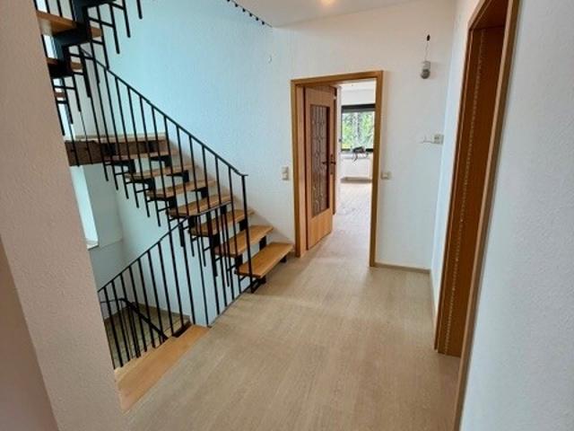 LADO bietet: Charmantes, großzügiges Einfamilienhaus in Jülich zur Vermietung!
