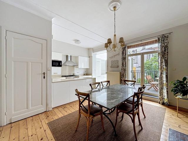 Laeken: Furnished 2 bedroom duplex apartment with terraces
