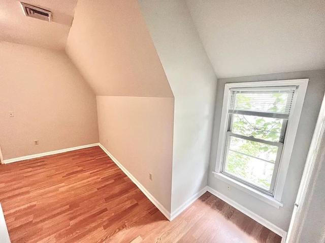 Lafayette Place 3 Bedroom Apartment for Rent at 1718 E Lafayette Pl, Milwaukee, WI 53202 Lower East Side