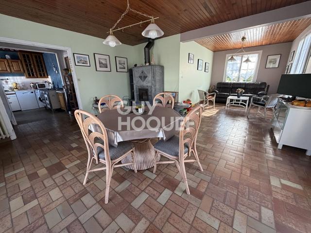 L'agence Guy Hoquet de LESSAY vous proposes ce charmant pavi. 107m² Pirou