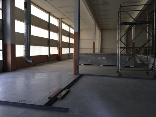 Lager und Handwerkssaal von 477 m² zu mieten in Conthey