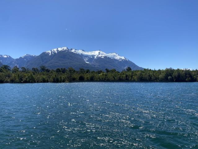 LAGO YELCHO