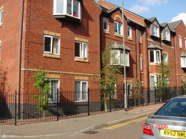Lahnstein Court, Kettering NN16, Kettering, 2 bed flat to rent, £1,095 pcm | PrimeLocation