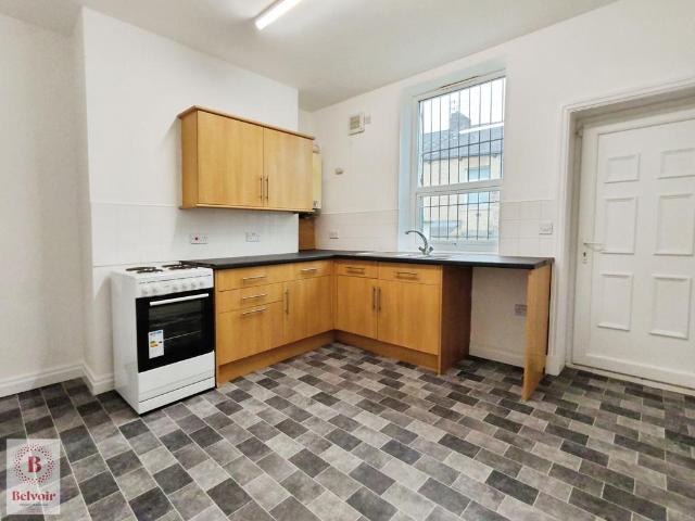 Laithe Street, Burnley, BB11 2 bed terraced house to rent £650 pcm £150 pw