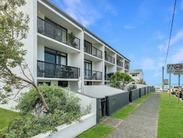 Merewether, Newcastle - Balcony, Parking