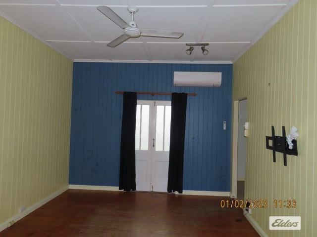 LAIDLEY, walking distance to all local schools and shops