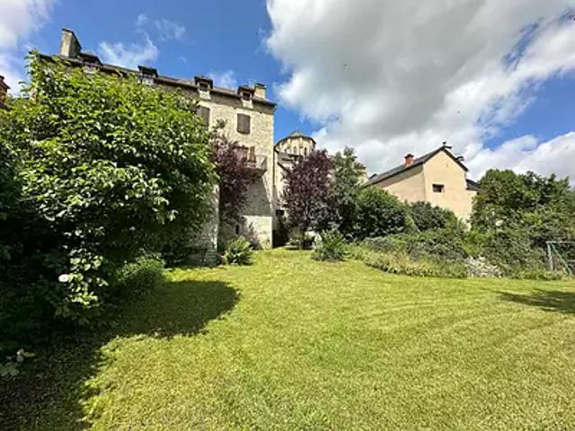 Laissac Sévérac l'Église 12310 Achat / Vente maison 6 pièces t6 au dernier étage cave