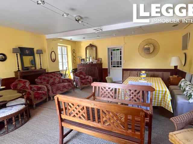 Laissez vous séduire par le charme authentique de cette ravissante maison de village