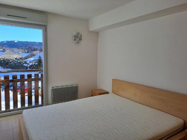 LAJOUX: Appartement T2 meublé