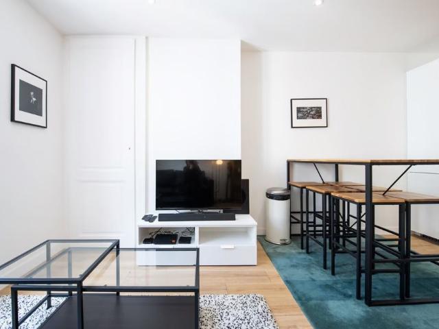 Lake Ness Beautiful Central Apartment near Part Dieu, Lyon Amsterdam Apartments for Rent