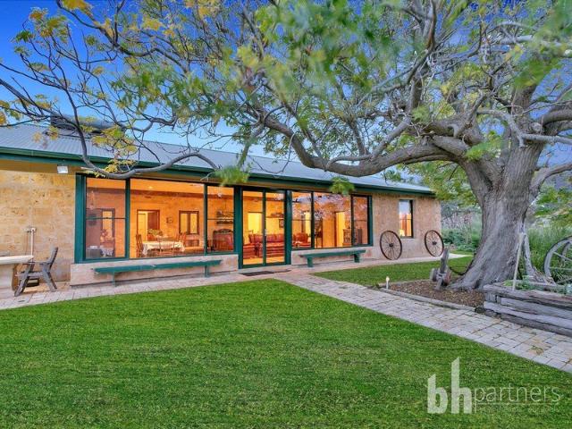 Lake Bywater Cottage, Walker Flat