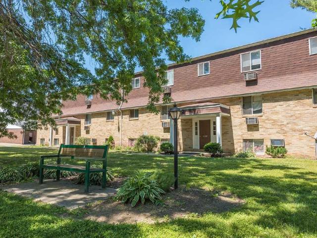 Lake Cable Village Apartments 2 Bedroom Apartment for Rent at 4784 South Boulevard Northwest, Canton, OH 44718