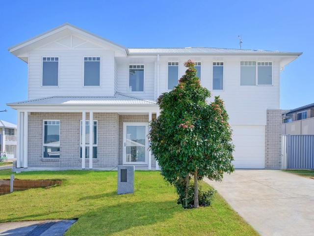 Lake Cathie, 13 Dominica Street