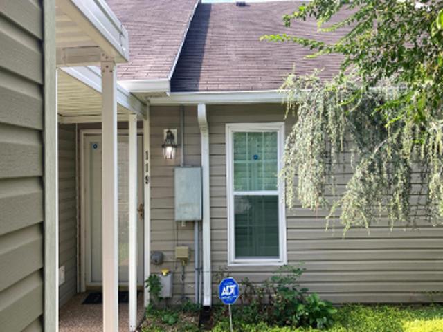 Lake Chateau Dr
