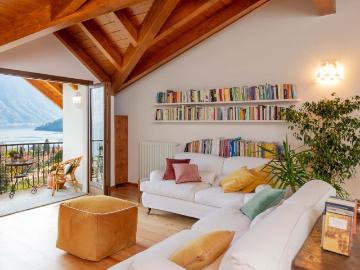 Lake Como, Cosy attic in Tremezzo available in November January
