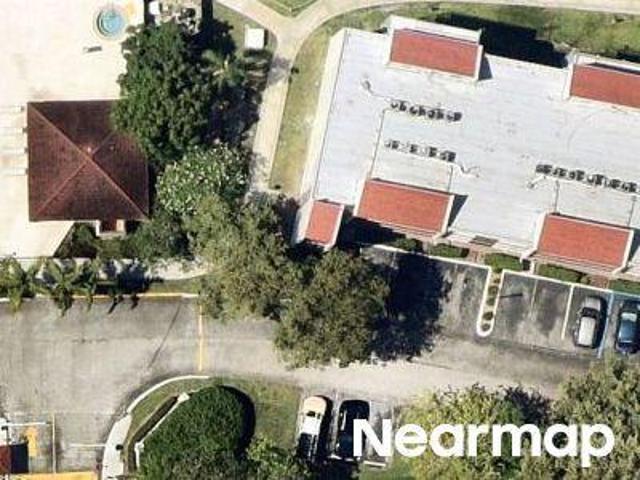 Lake Emerald Dr Apt 404