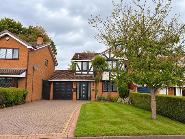 Lake End Drive, Telford TF3 3 bed detached house to rent £1,250 pcm £288 pw