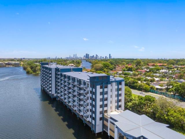 Lake Front Dual Key Studio