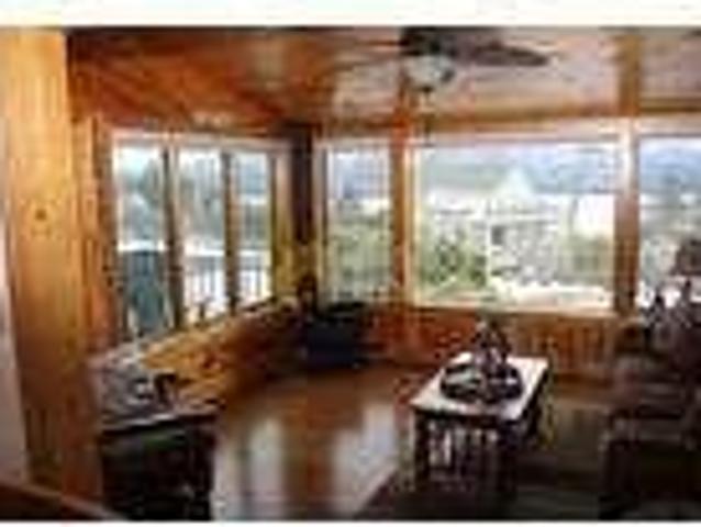 Lake George spacious 3 bedrooms 2.5 bath townhouse