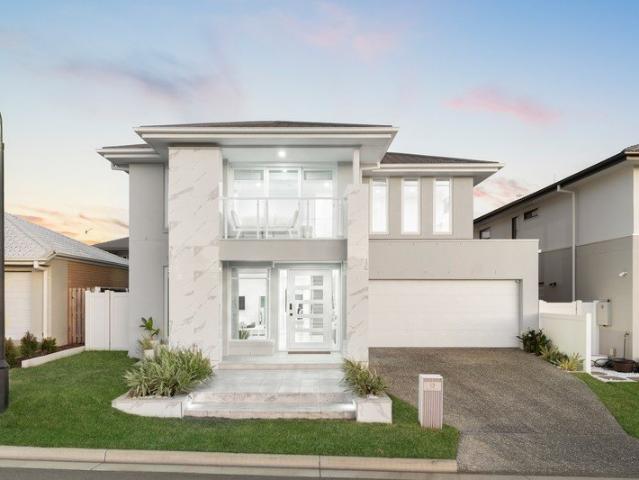 Lake House Living | Exclusive Waterfront Luxury in Riverina