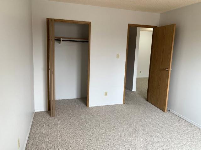 Lake Pointe Rental 2 Bedroom Apartment for Rent at 315 Kingsmere Blvd, Saskatoon, SK S7J 4J6 Lakeview