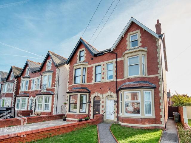 Lake Road, Lytham St Annes, Lancashire 2 bed flat to rent £900 pcm £208 pw