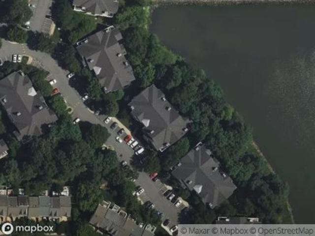 Lake Shore Crest Dr