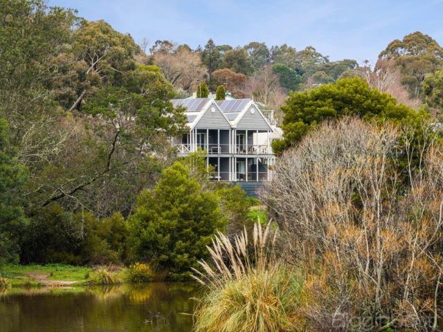 Lake Side Suites A Rare Lakefront Opportunity in Daylesford