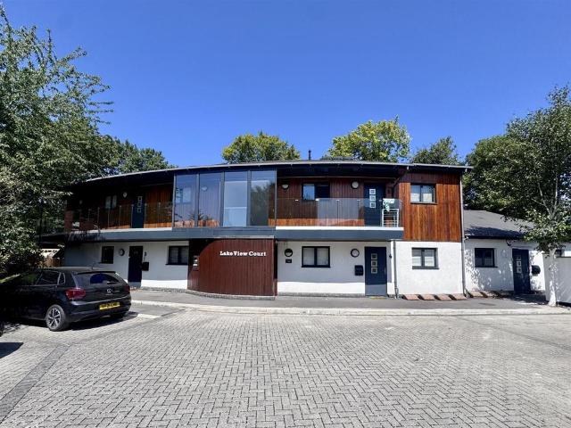 Lake View Court, Eleanor Way, Waltham. 2 bed apartment to rent £1,850 pcm £427 pw