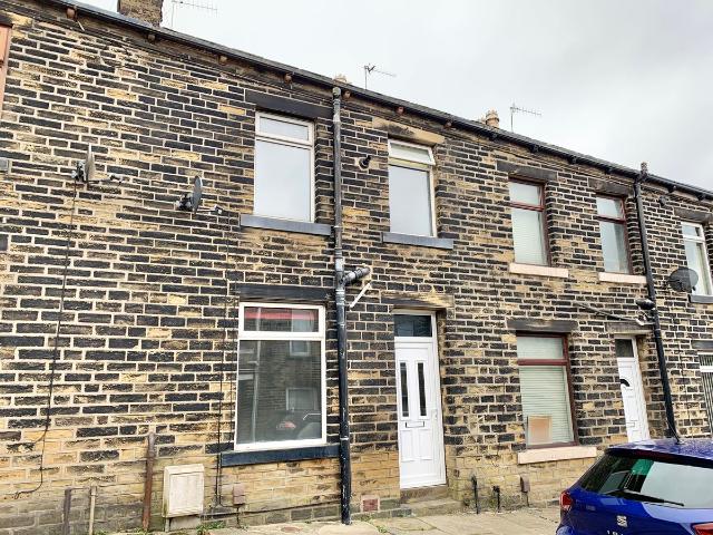 Lake View, Halifax HX3, 2 bed terraced house to rent, £795 pcm | PrimeLocation