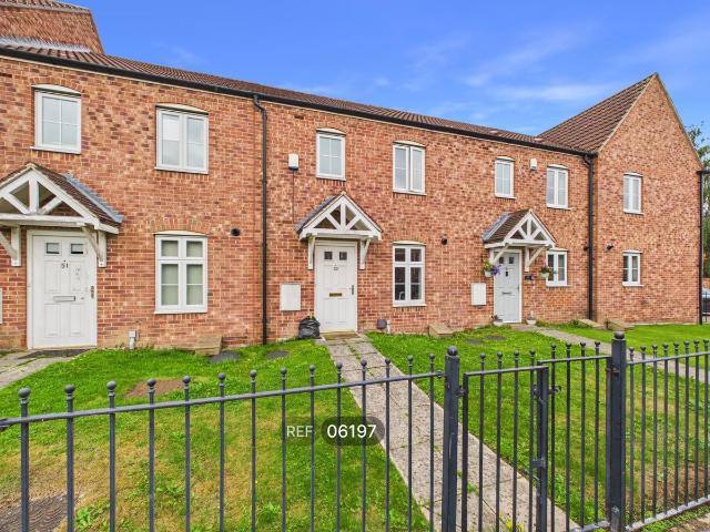 Lake View, Pontefract, West Yorkshire WF8, 3 bed terraced house to rent, £1,000 pcm | PrimeLocation